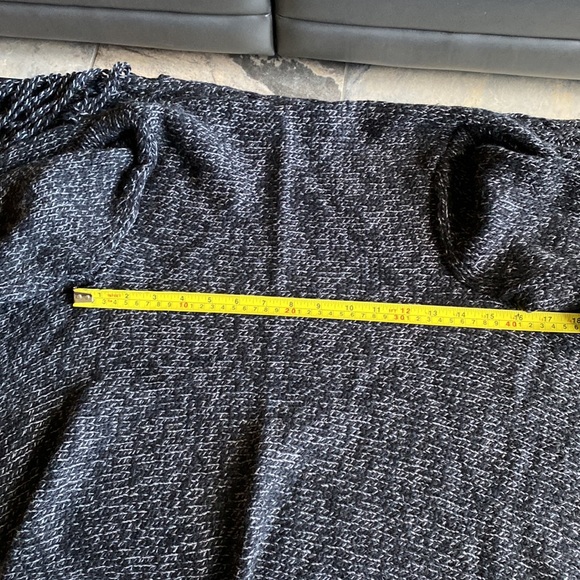 ‘Studio M’ Black/Light Grey Open Cardigan With Fringe Asymmetrical Hem Size Med - Picture 9 of 11